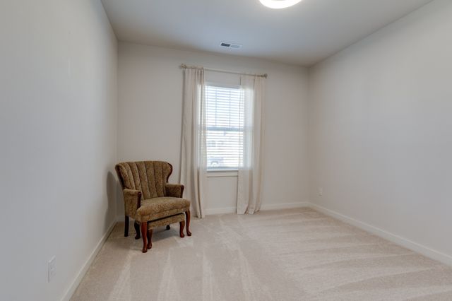 563 Ballard Dr, White House, TN 37188