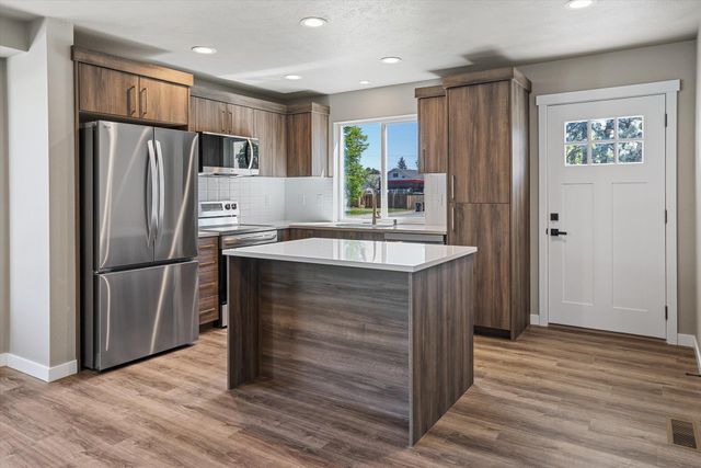 923 E Everett Ave, Spokane, WA 99212