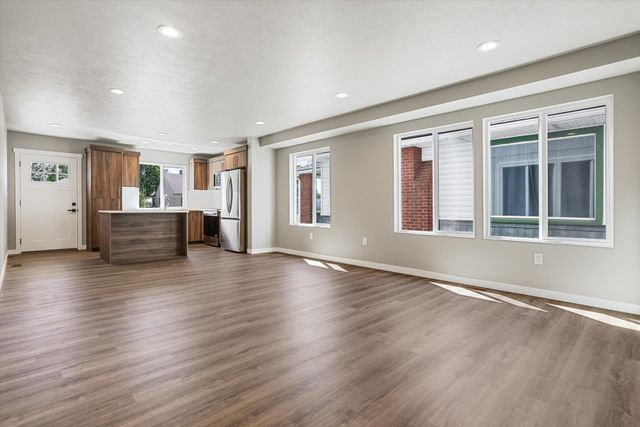 923 E Everett Ave, Spokane, WA 99212