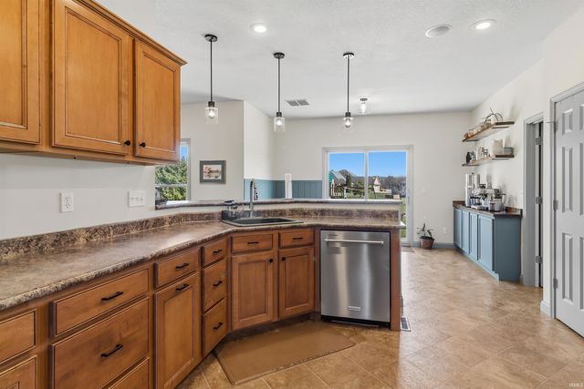 715 Silverman Boulevard, Upland, IN 46989