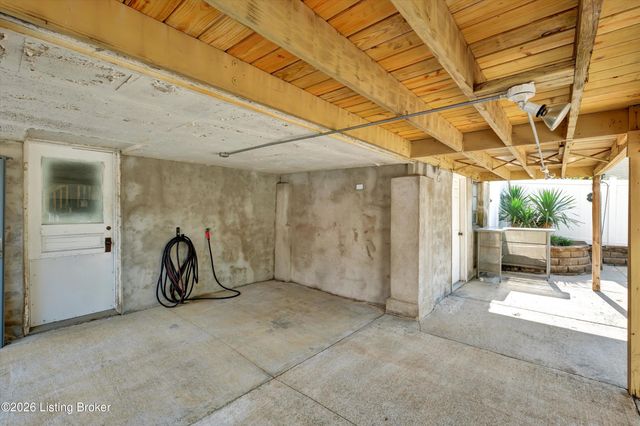1006 Palatka Rd, Louisville, KY 40214