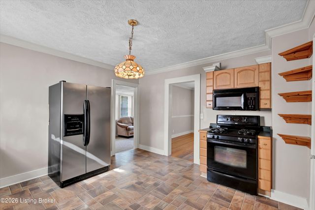 1006 Palatka Rd, Louisville, KY 40214