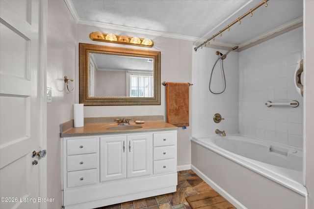 1006 Palatka Rd, Louisville, KY 40214