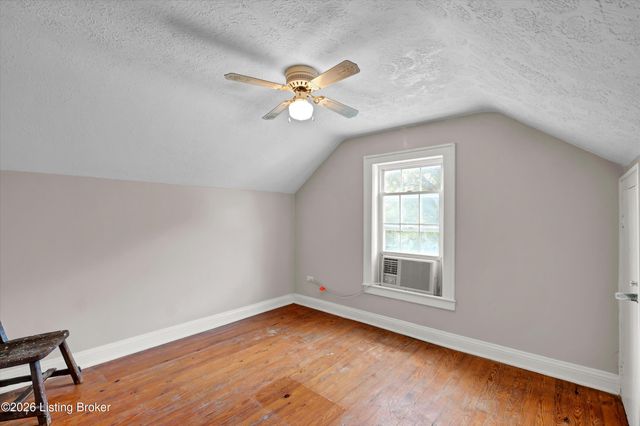 1006 Palatka Rd, Louisville, KY 40214
