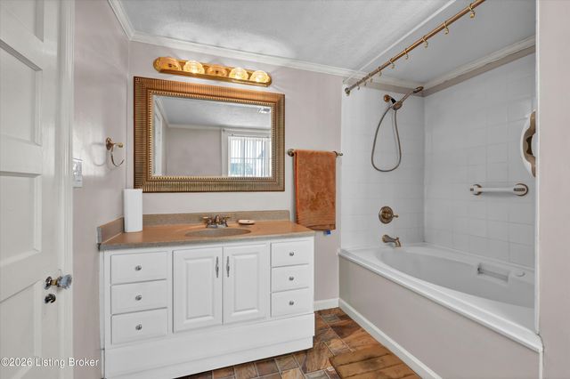 1006 Palatka Rd, Louisville, KY 40214