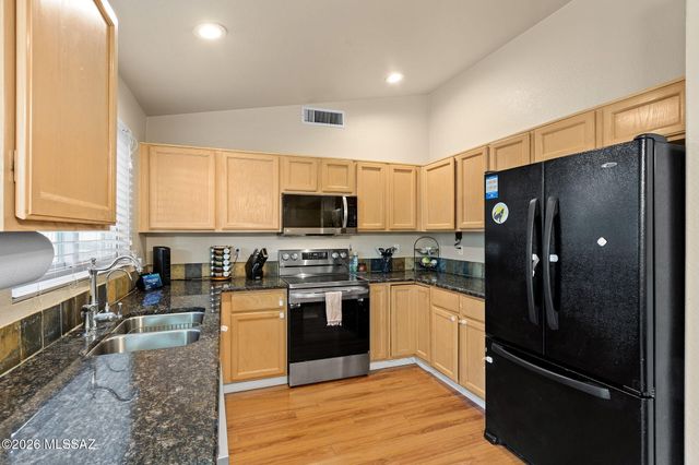 2560 W Camino Del Venegas, Tucson, AZ 85742