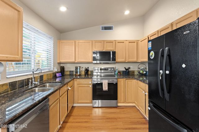 2560 W Camino Del Venegas, Tucson, AZ 85742