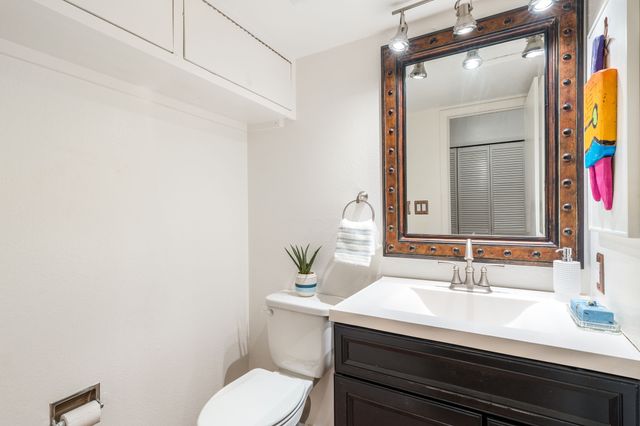 1933 Calle Miquela, Santa Fe, NM 87505