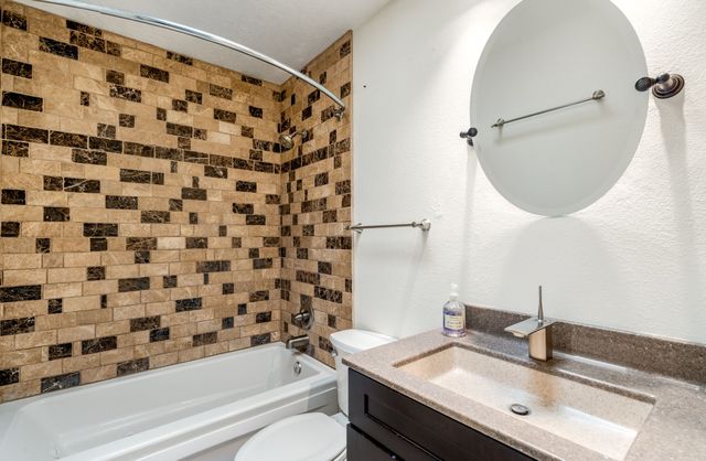 1933 Calle Miquela, Santa Fe, NM 87505