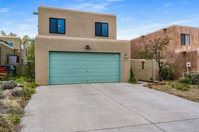 1933 Calle Miquela, Santa Fe, NM 87505