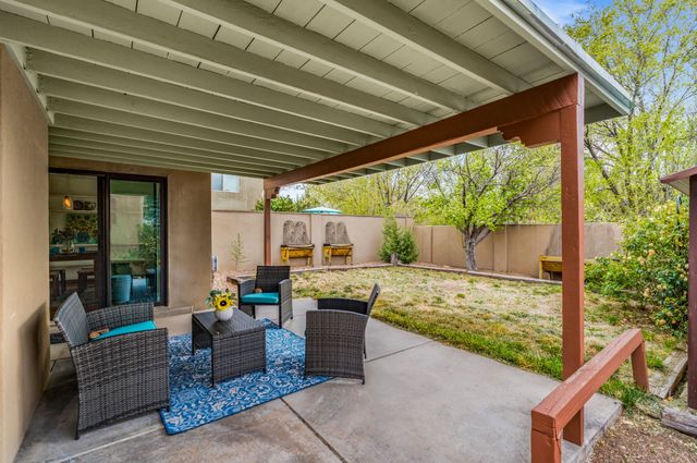 1933 Calle Miquela, Santa Fe, NM 87505