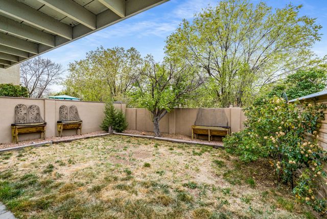 1933 Calle Miquela, Santa Fe, NM 87505