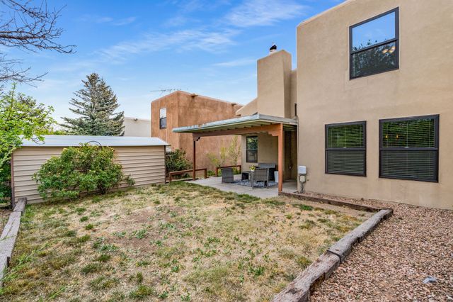 1933 Calle Miquela, Santa Fe, NM 87505