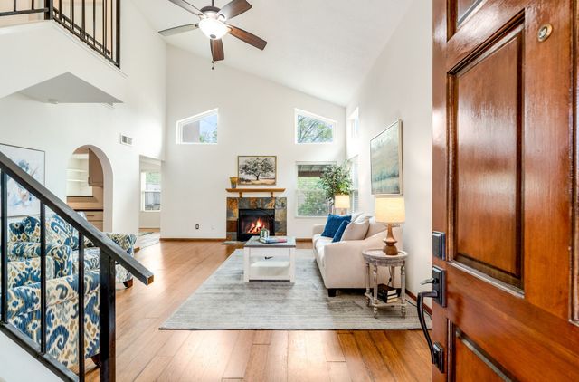 1933 Calle Miquela, Santa Fe, NM 87505