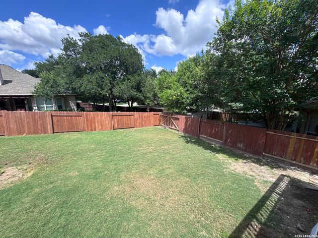 8707 ROSWELL RDG, Helotes, TX 78023