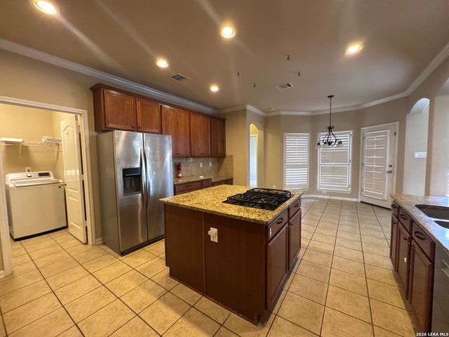 8707 ROSWELL RDG, Helotes, TX 78023