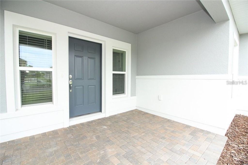 Image 2 of property listing at 641 OGELTHORPE DRIVE, Davenport, FL 33897