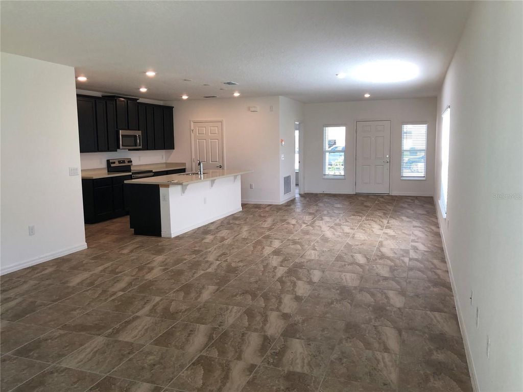 Image 11 of property listing at 641 OGELTHORPE DRIVE, Davenport, FL 33897