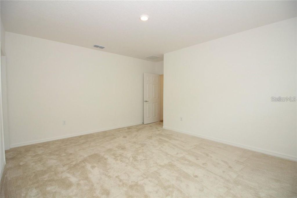 Image 14 of property listing at 641 OGELTHORPE DRIVE, Davenport, FL 33897