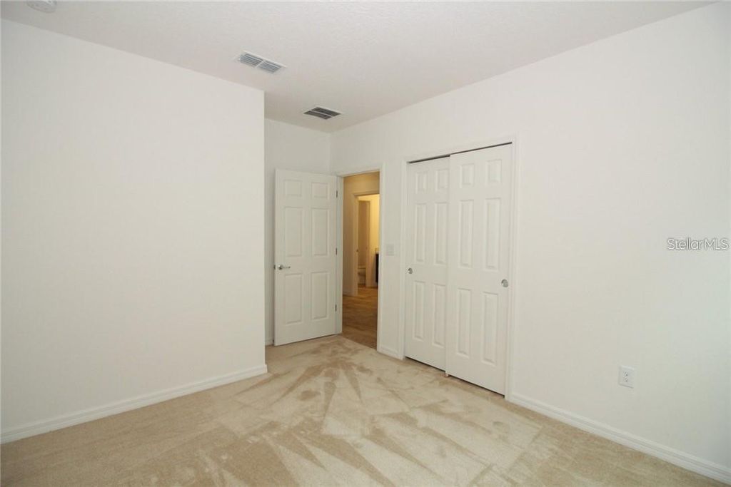 Image 25 of property listing at 641 OGELTHORPE DRIVE, Davenport, FL 33897