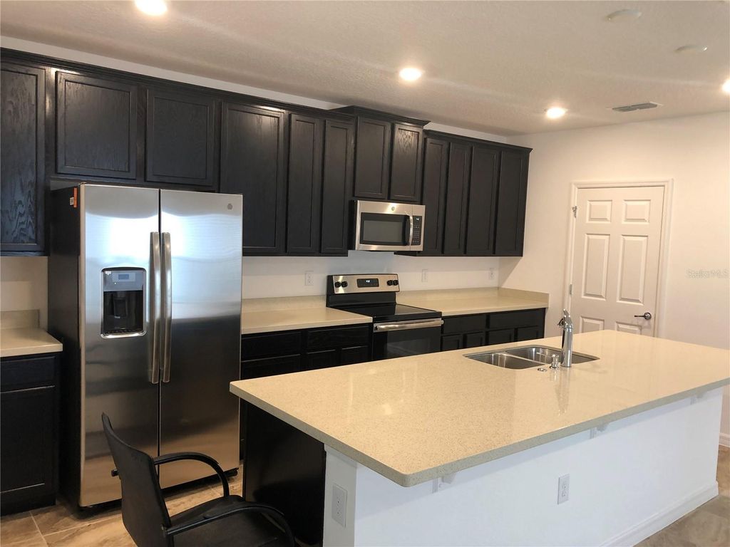 Image 8 of property listing at 641 OGELTHORPE DRIVE, Davenport, FL 33897