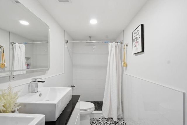 1950 S Ocean Dr 2M, Hallandale Beach, FL 33009