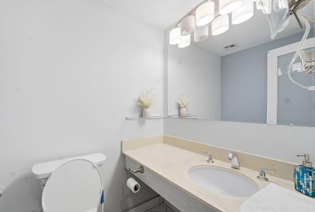 1950 S Ocean Dr 2M, Hallandale Beach, FL 33009