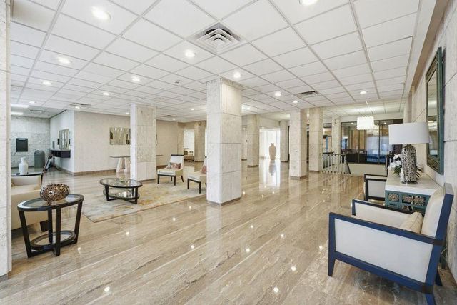 1950 S Ocean Dr 2M, Hallandale Beach, FL 33009