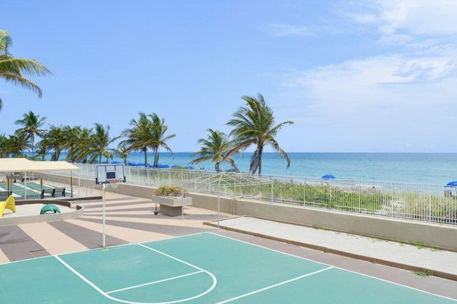 1950 S Ocean Dr 2M, Hallandale Beach, FL 33009