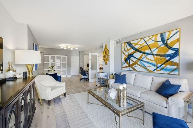 1950 S Ocean Dr 2M, Hallandale Beach, FL 33009