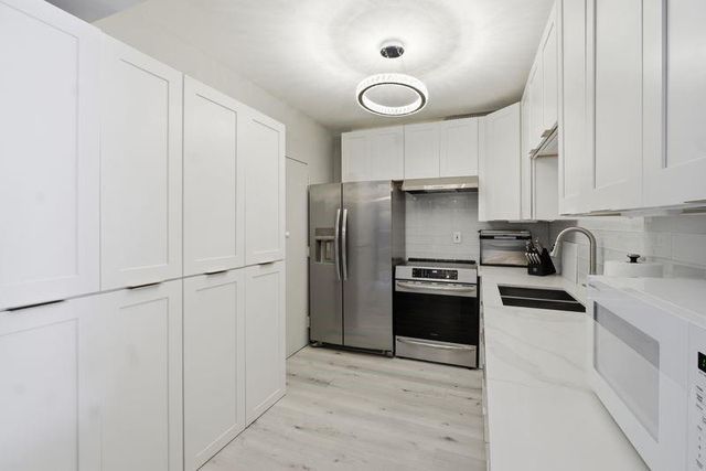 1950 S Ocean Dr 2M, Hallandale Beach, FL 33009