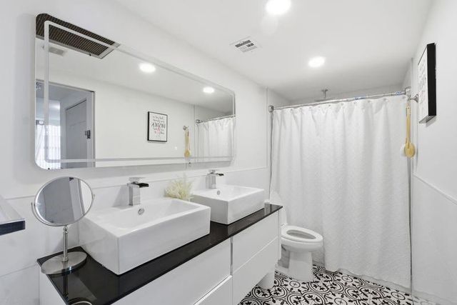 1950 S Ocean Dr 2M, Hallandale Beach, FL 33009