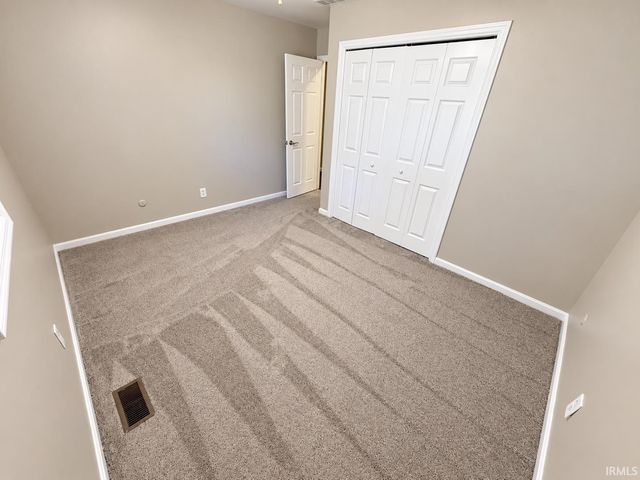 8399 Chestnut Drive, Newburgh, IN 47630