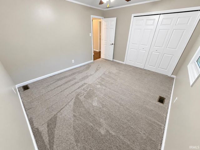 8399 Chestnut Drive, Newburgh, IN 47630