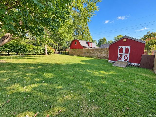 8399 Chestnut Drive, Newburgh, IN 47630