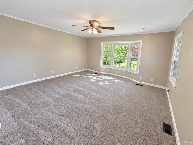 8399 Chestnut Drive, Newburgh, IN 47630