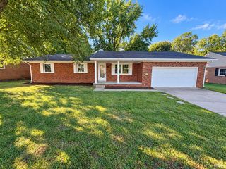 8399 Chestnut Drive, Newburgh, IN 47630