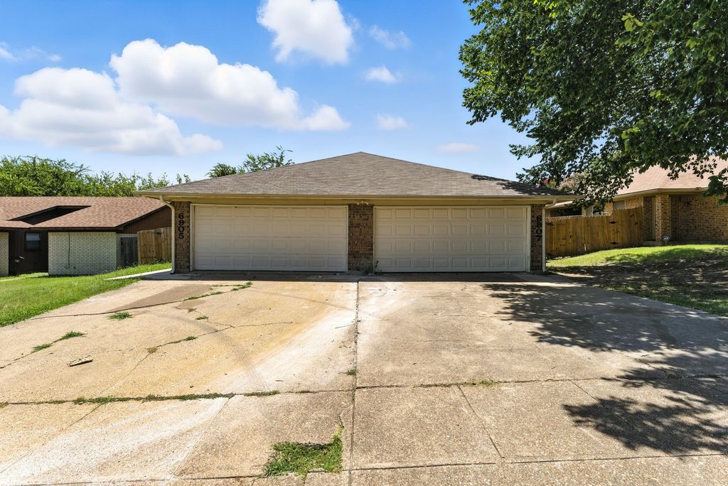 6905-6907 W Cleburne Road, Fort Worth, TX 76133