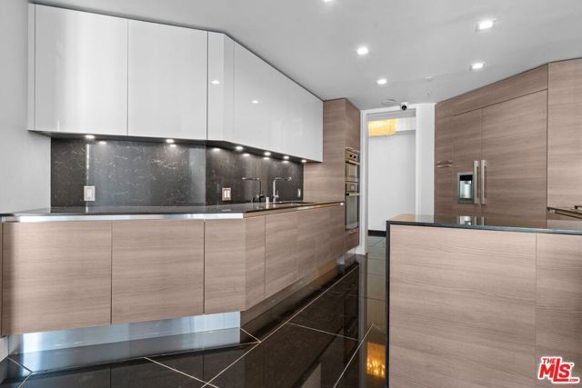 10490 Wilshire Boulevard 1004, Los Angeles, CA 90024