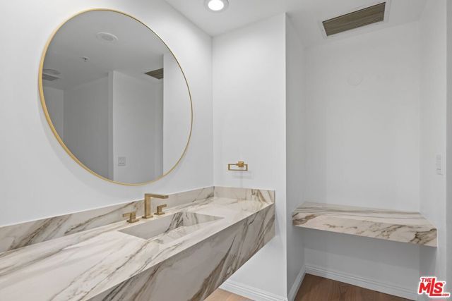 10490 Wilshire Boulevard 1004, Los Angeles, CA 90024