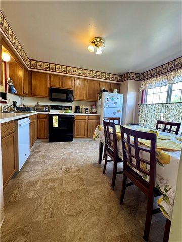 324 W 2nd Street, Alburtis Boro, PA 18011