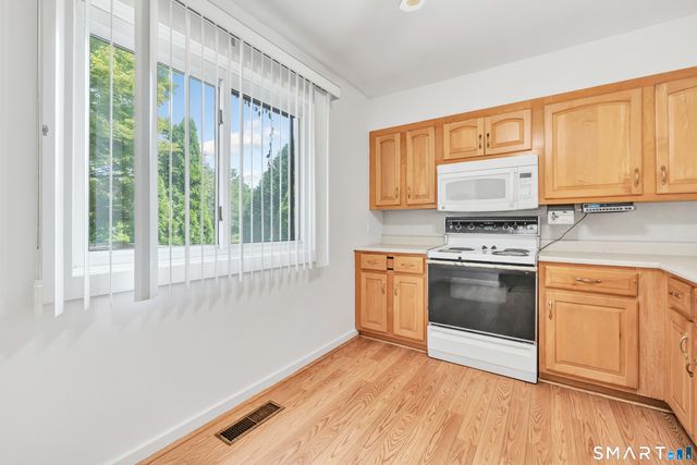 621 Onondaga Lane B, Stratford, CT 06614