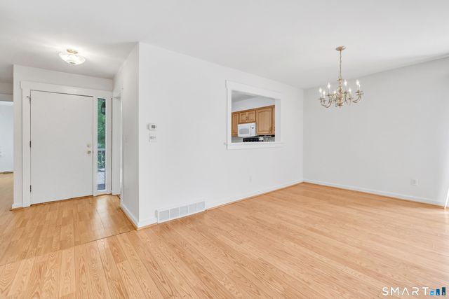621 Onondaga Lane B, Stratford, CT 06614