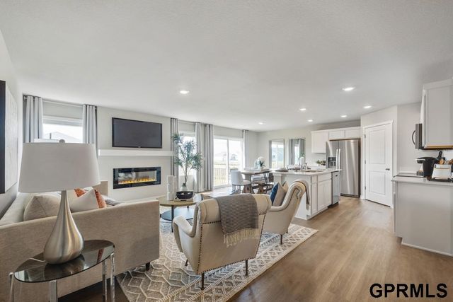 8510 N 163 Street, Bennington, NE 68007