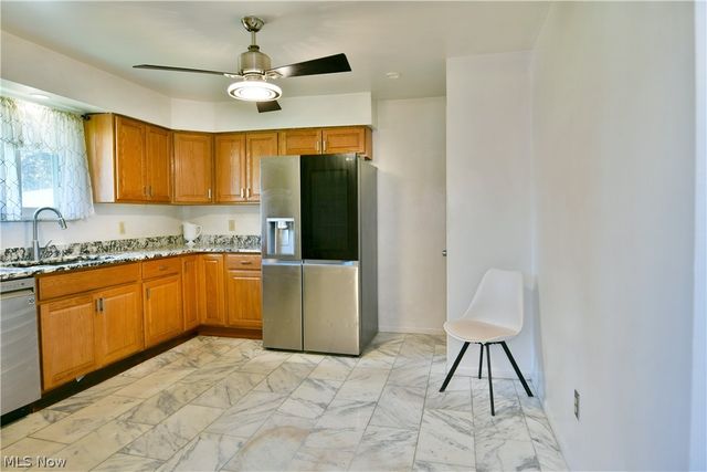 3046 Lynwood Drive NW, Warren, OH 44485