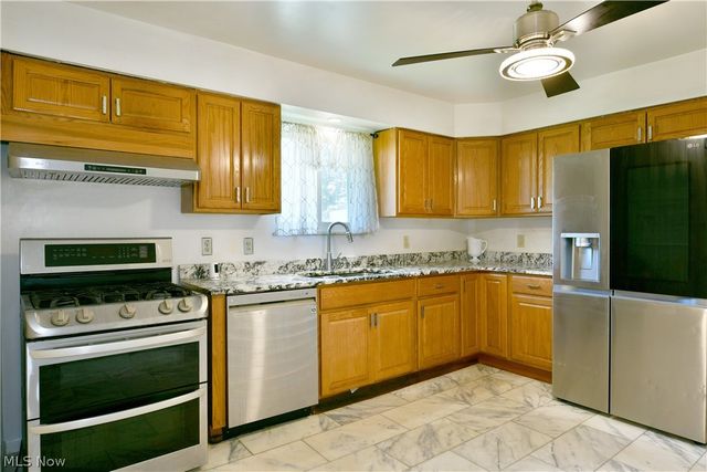 3046 Lynwood Drive NW, Warren, OH 44485