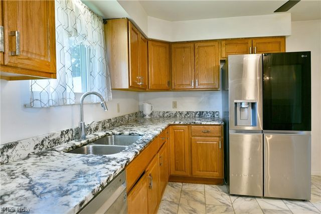 3046 Lynwood Drive NW, Warren, OH 44485