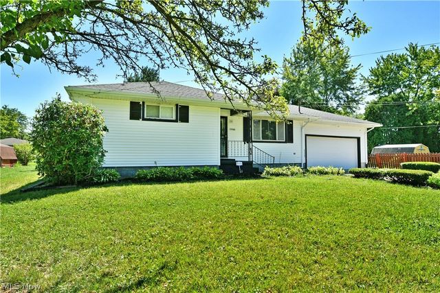 3046 Lynwood Drive NW, Warren, OH 44485
