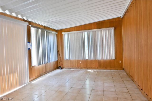 3046 Lynwood Drive NW, Warren, OH 44485