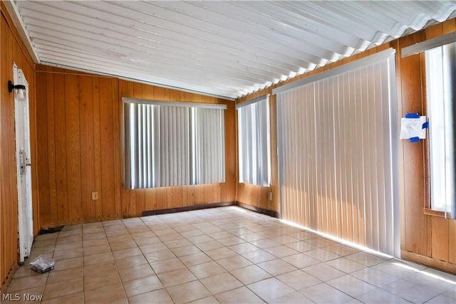 3046 Lynwood Drive NW, Warren, OH 44485